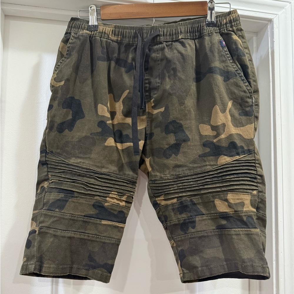 Phat Farm Camouflage Cargo Shorts Size Medium